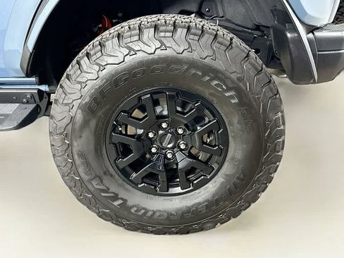 Certified 2025 Ford Bronco Raptor w/ Interior Carbon Fiber Pack AWD/4WD image 8