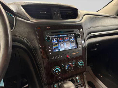 Used 2016 Chevrolet Traverse LT w/ Style and Technology Package FWD image 28