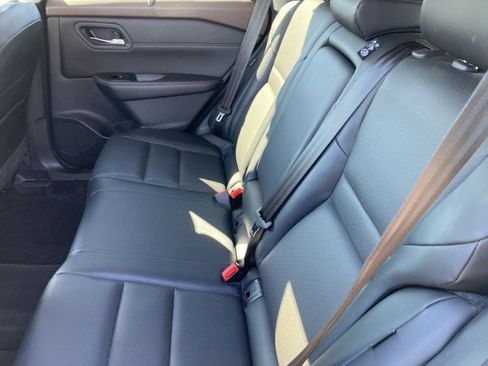 Used 2023 Nissan Rogue SV w/ SV Premium B Package image 25