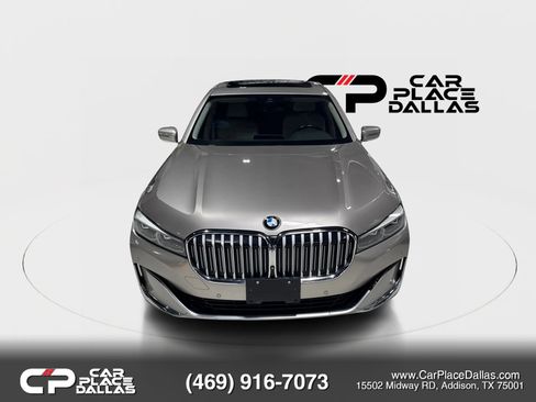 Used 2022 BMW 740i w/ Luxury Rear Seating Package RWD image 6