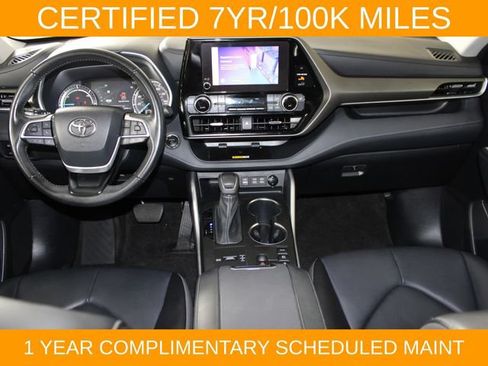 Used 2023 Toyota Highlander XLE AWD/4WD image 14
