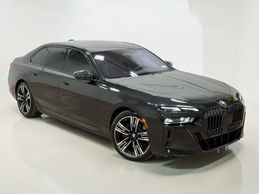 Used 2023 BMW i7 xDrive60 AWD/4WD image 8
