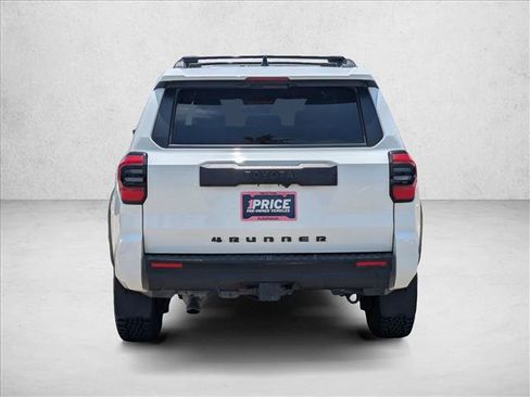 Used 2025 Toyota 4Runner SR5 AWD/4WD image 7