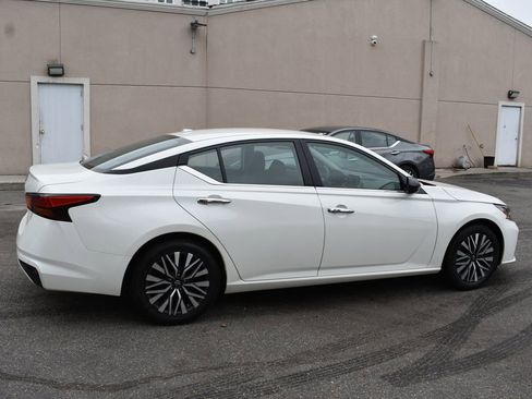 Used 2025 Nissan Altima 2.5 SV FWD image 5