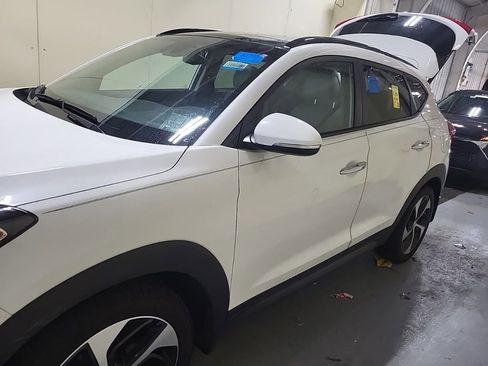 Used 2016 Hyundai Tucson Limited w/ Option Group 03 AWD/4WD image 3