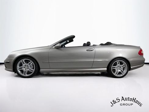 Used 2005 Mercedes-Benz CLK 55 AMG Cabriolet image 4