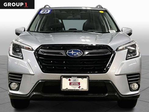 Used 2023 Subaru Forester Limited image 3