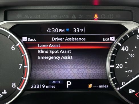 Used 2023 Nissan Rogue SV image 12