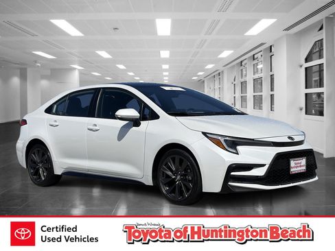 Certified 2024 Toyota Corolla SE w/ SE Convenience Package FWD image 1