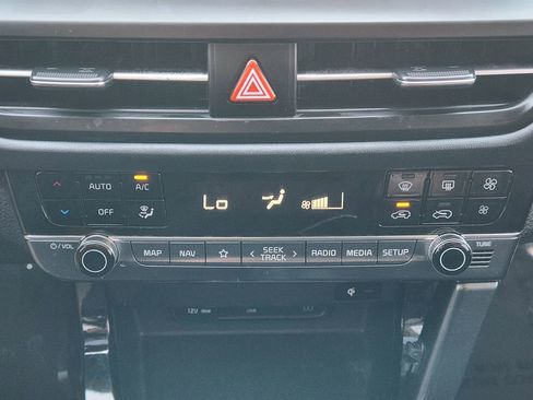 Certified 2025 Kia Seltos EX w/ EX Sunroof Package FWD image 24