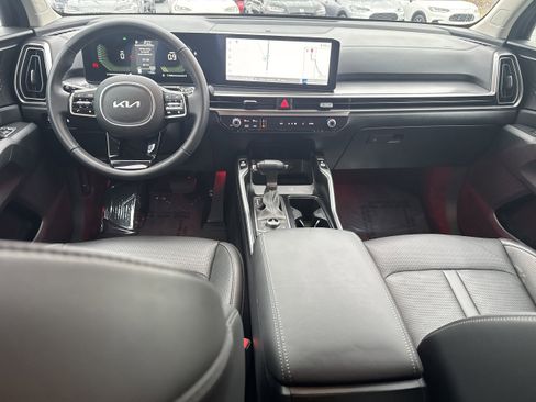 Used 2024 Kia Sorento S image 17