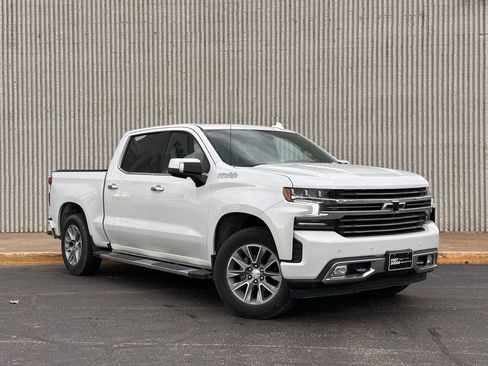 Used 2022 Chevrolet Silverado 1500 High Country w/ Technology Package image 6