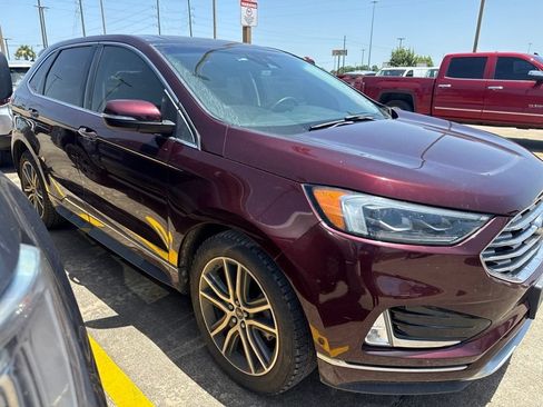 Used 2019 Ford Edge Titanium w/ Equipment Group 301A FWD image 3