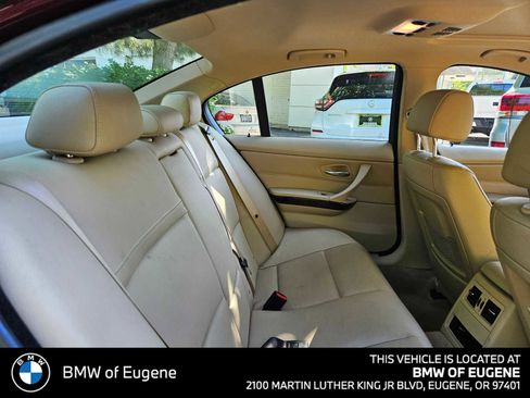 Used 2009 BMW 328i Sedan w/ Premium Pkg RWD image 11