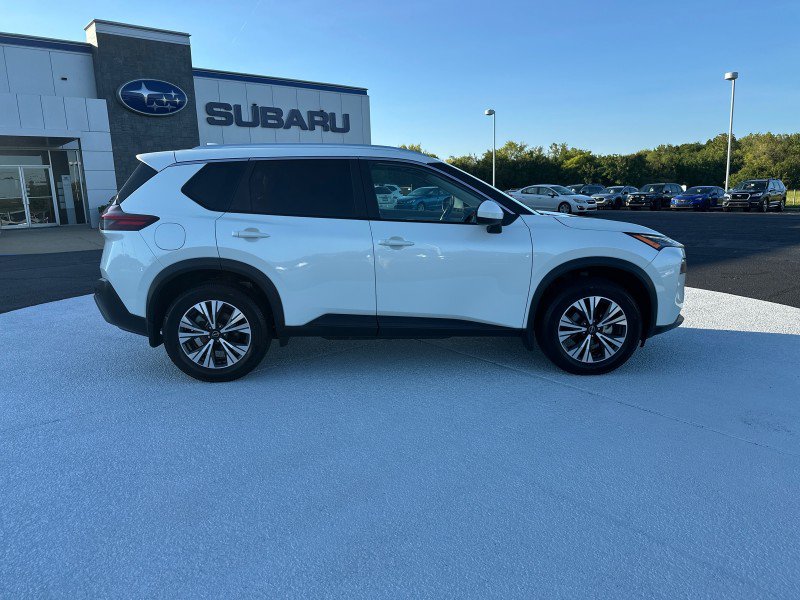 Used 2023 Nissan Rogue SV w/ SV Premium B Package FWD image 8