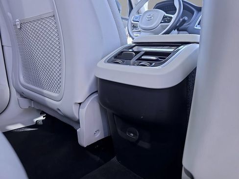 Used 2023 Volvo XC90 B6 Plus AWD/4WD image 17