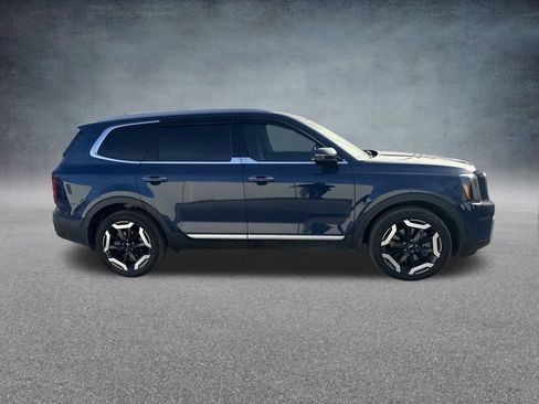 Used 2024 Kia Telluride S w/ S Sunroof Package image 6