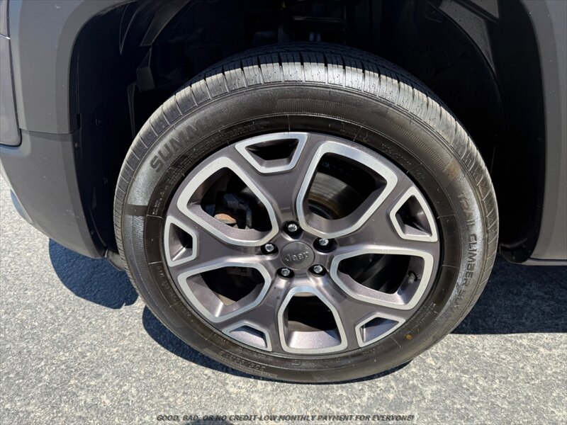Used 2016 Jeep Renegade Limited AWD/4WD image 21