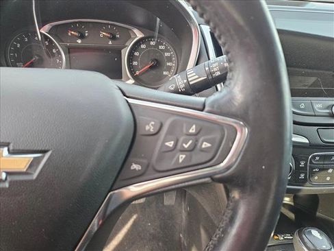 Used 2021 Chevrolet Equinox Premier image 19