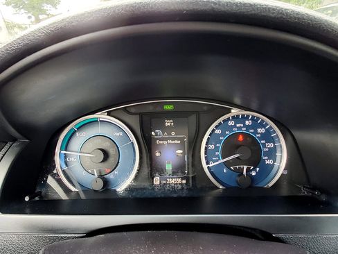 Used 2016 Toyota Camry LE image 9