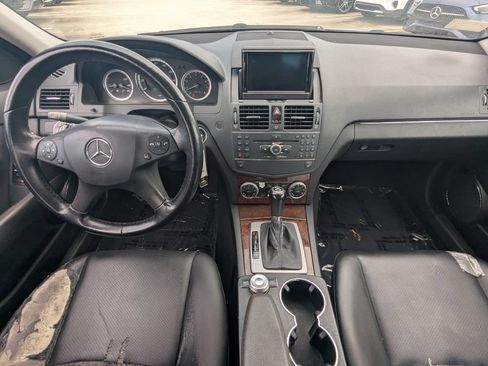 Used 2009 Mercedes-Benz C 300 Sedan image 2