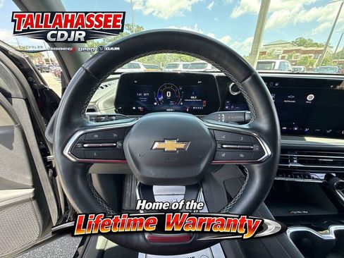 Used 2024 Chevrolet Traverse LT FWD image 17