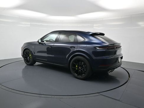 New 2026 Porsche Cayenne S image 3