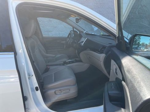 Used 2018 Honda Pilot Touring image 33