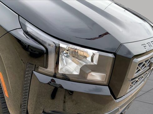 Used 2024 Nissan Frontier SV RWD image 28