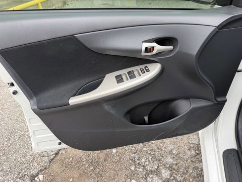 Used 2012 Toyota Corolla S FWD image 14