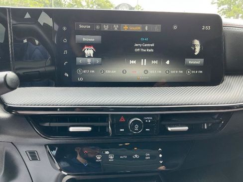 Used 2025 Nissan Kicks SR w/ Illumination Package FWD image 24