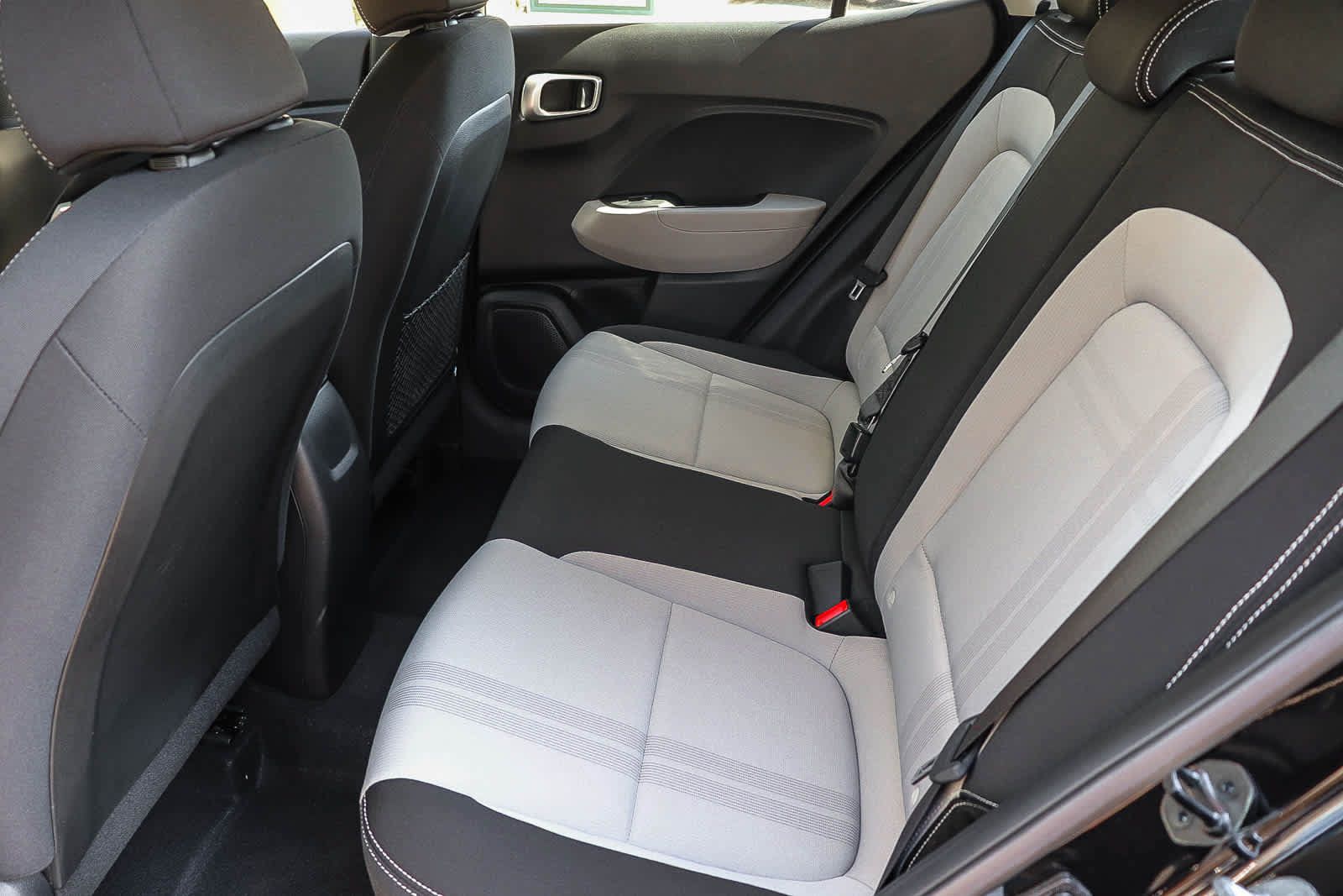 Used 2023 Hyundai Venue SEL w/ Cargo Package FWD image 20