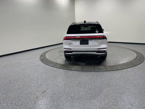 Certified 2025 Lincoln Nautilus Reserve w/ Jet Appearance Package image 7