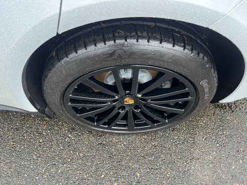Used 2018 Porsche Panamera 4S AWD/4WD image 15