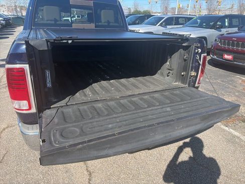 Used 2017 RAM 1500 Laramie w/ Convenience Group image 9