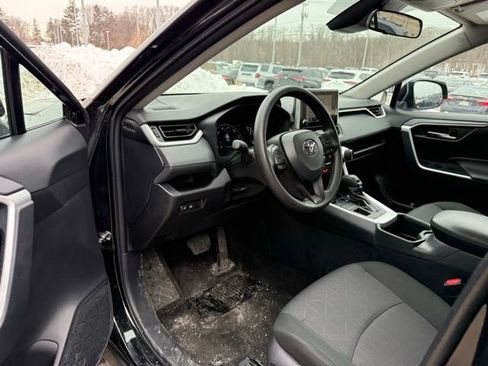 Used 2025 Toyota RAV4 XLE image 21