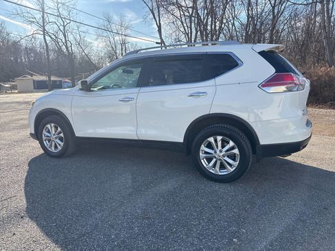 Used 2015 Nissan Rogue SV w/ SV Moonroof Package image 17
