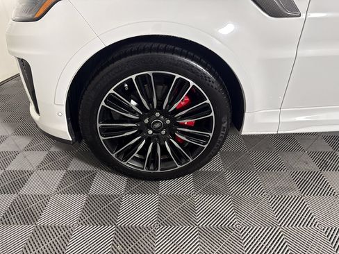 Used 2018 Land Rover Range Rover Sport SVR AWD/4WD image 12