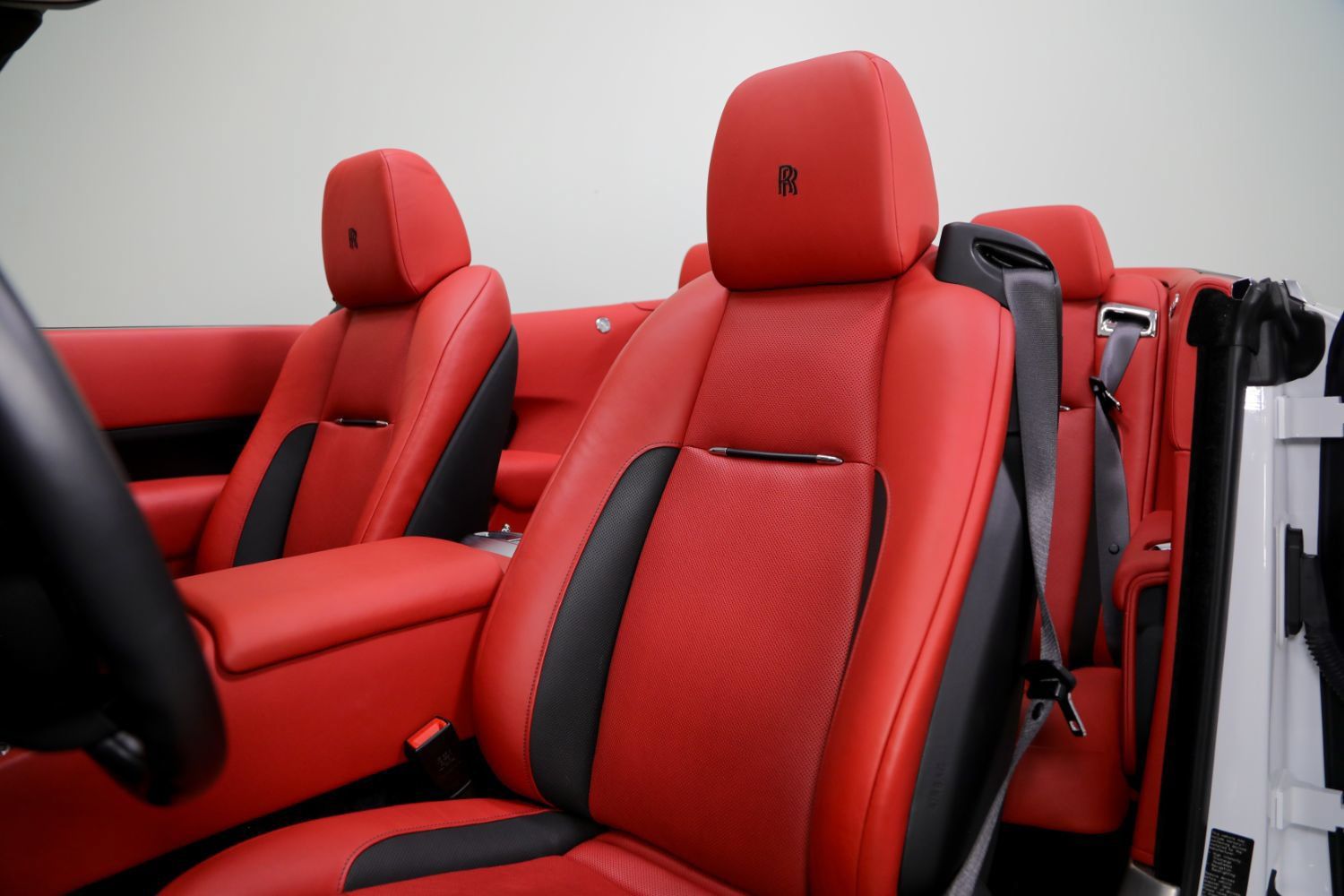 Used 2018 Rolls-Royce Dawn RWD image 53