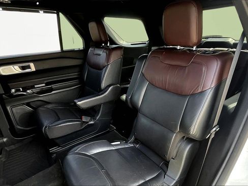 Used 2022 Ford Explorer Platinum w/ Technology Package image 22