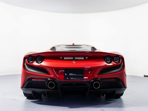 Certified 2022 Ferrari F8 Tributo RWD image 22