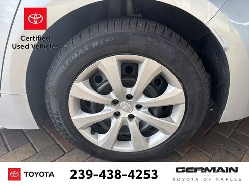 Used 2021 Toyota Corolla LE image 10