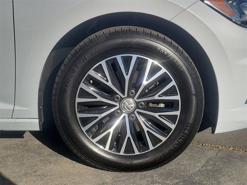 Used 2019 Volkswagen Jetta SE image 6
