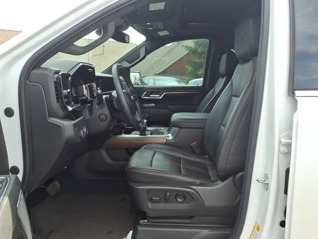 Used 2023 Chevrolet Silverado 1500 High Country AWD/4WD image 13