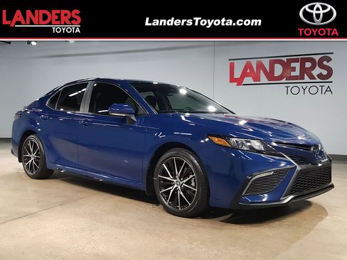 Used 2024 Toyota Camry SE w/ Convenience Package image 1