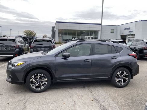 Used 2025 Subaru Crosstrek 2.0i Premium AWD/4WD image 3