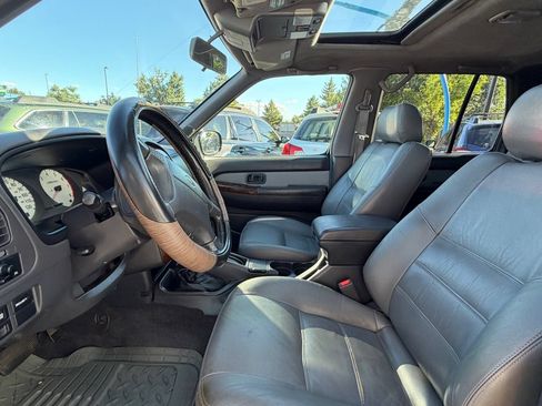 Used 1999 Nissan Pathfinder 4WD image 7