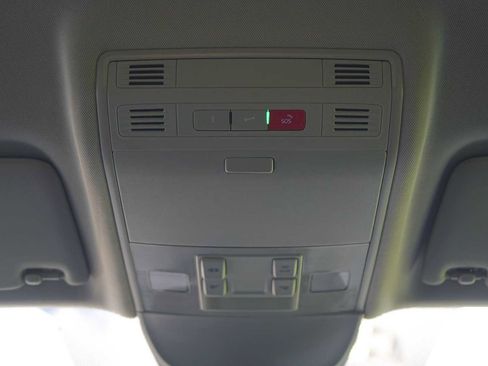 Used 2024 Volkswagen Taos SE FWD image 25