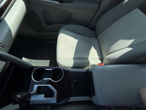 Used 2012 Toyota Camry XLE image 21