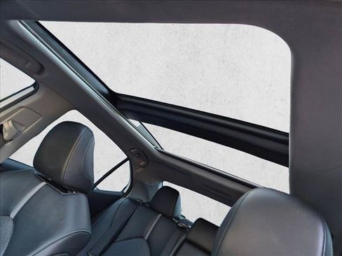 Used 2022 Toyota Camry XSE FWD image 12